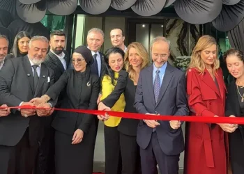 NG Kütahya Seramik ve Kütahya Porselen’den Paris’te mağaza atağı