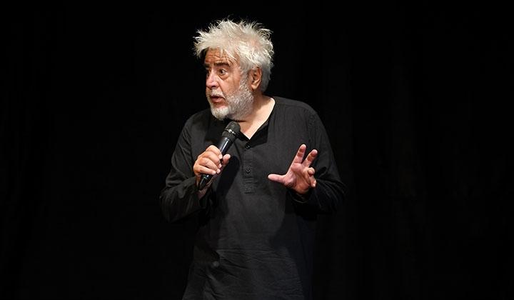 Uğur Yücel, ‘Azınlıkta Kaldık’ ile sahnelere dönüyor