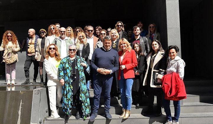 İyilik İçin Sanat Derneği, sanatseverleri Mustafa Taviloğlu ile bir araya getirdi 5 İyilik İçin Sanat Derneği, sanatseverleri Mustafa Taviloğlu ile bir araya getirdi