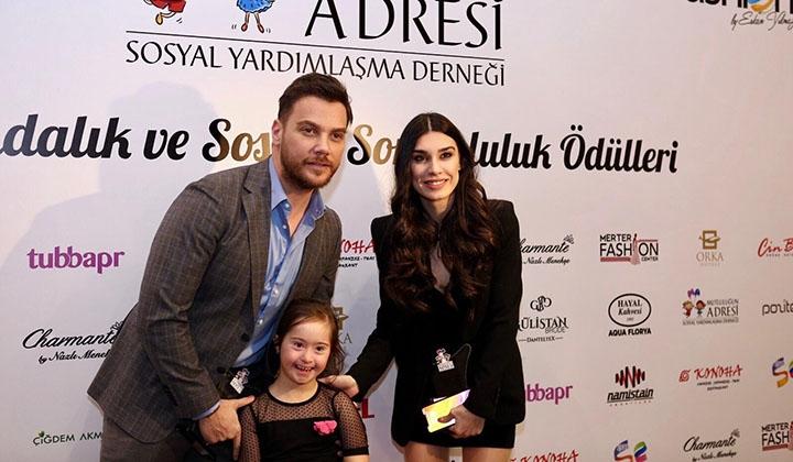 Mutluluğun adresi Farkındalık ve Sosyal Sorumluluk Ödülleri’nde ünlü geçidi 9 Mutluluğun adresi Farkındalık ve Sosyal Sorumluluk Ödülleri’nde ünlü geçidi