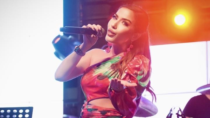 Burcu Güneş konser maratonuna devam ediyor