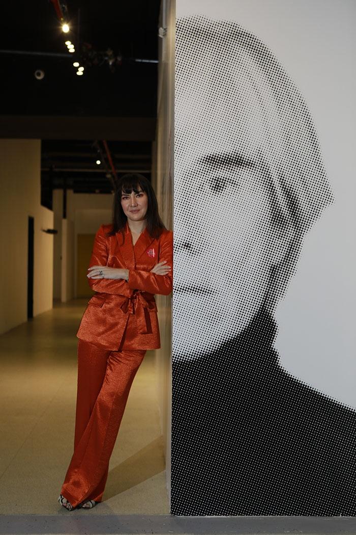 24242a5d3db44df7ae62df6198b9ecdeandywarhol4 24242a5d3db44df7ae62df6198b9ecdeandywarhol4 Andy Warhol sergisinin renkli partisine yoğun ilgi