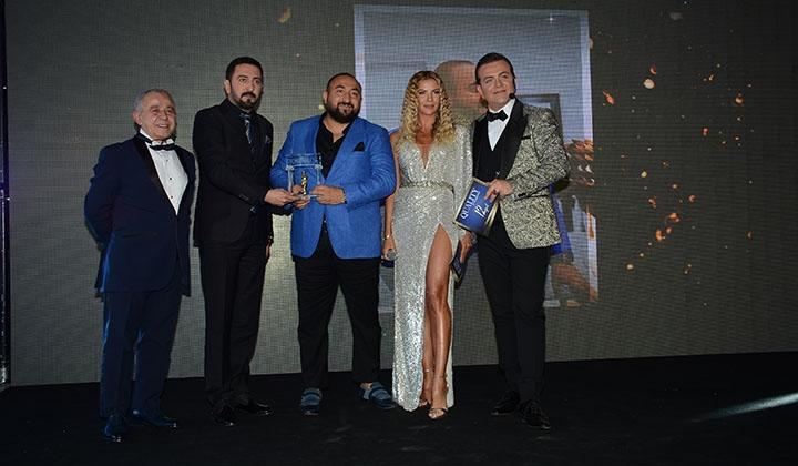 Ümit Saruhanoğulları'na 'En Quality Girişimci İş Adamı' ödülü verildi 3 Ümit Saruhanoğulları’na ‘En Quality Girişimci İş Adamı’ ödülü verildi