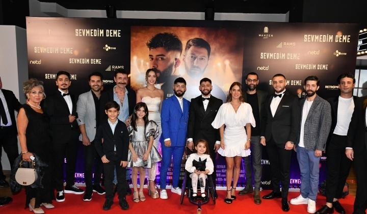 'Sevmedim Deme' filminin galasına yoğun ilgi 3 ‘Sevmedim Deme’ filminin galasına yoğun ilgi