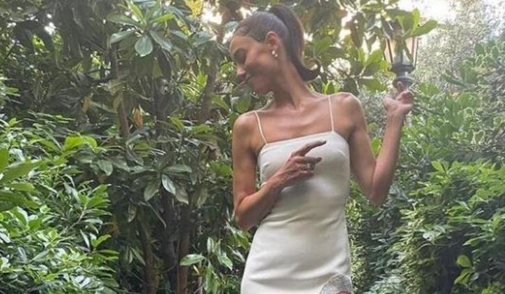 Cansu Dere kusursuz fiziğiyle nefes kesti