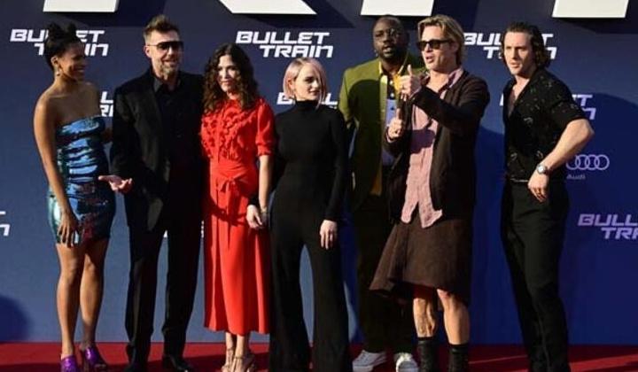 Brad Pitt film galasında herkesi şaşırttı 3 Brad Pitt film galasında herkesi şaşırttı