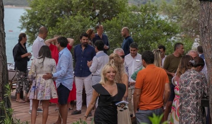 Amanruya Bodrum'un sahilinde restoran açılışına büyük ilgi 9 Amanruya Bodrum’un sahilinde restoran açılışına büyük ilgi