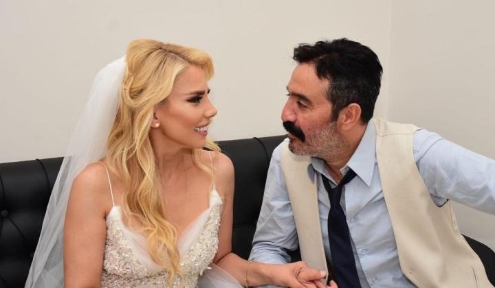 Mustafa Üstündağ, Sabah gazetesi yazarı Tuba Kalçık ile evlendi