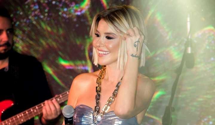 Gülben Ergen'den müzik şöleni 3 Gülben Ergen’den müzik şöleni