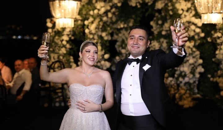 Genç avukatlar İrem Yükseloğlu ile Cem Hamamcı görkemli bir törenle nişanlandı 11 Genç avukatlar İrem Yükseloğlu ile Cem Hamamcı görkemli bir törenle nişanlandı