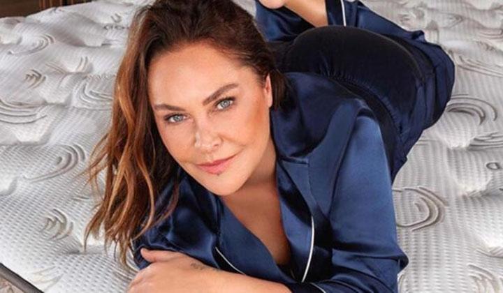 Hülya Avşar’dan cesur sahne kostümü