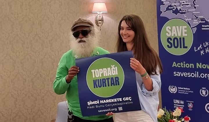 Leyla Lydia Tuğutlu'dan 'Toprağı Kurtar' projesine destek 3 Leyla Lydia Tuğutlu’dan ‘Toprağı Kurtar’ projesine destek