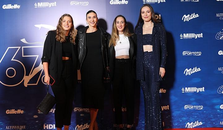 67. Gillette Milliyet Ödül Töreni'nde kırmızı halıda yıldızlar geçidi 11 67. Gillette Milliyet Ödül Töreni’nde kırmızı halıda yıldızlar geçidi