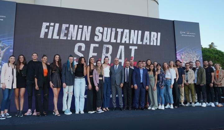 Filenin Sultanları: Sebat Belgeselinin ikinci bölümü 'En Uzun Yaz'ın galası yapıldı 5 Filenin Sultanları: Sebat Belgeselinin ikinci bölümü ‘En Uzun Yaz’ın galası yapıldı
