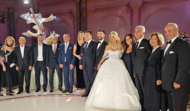 Ahmet Akın, Çırağan Palace Kempinski’de gerçekleşen görkemli bir tören ile Naz Fışkınlar ile dünya evine girdi