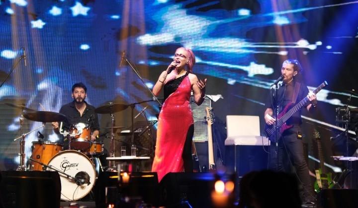 Müjde Kızılkan, yılbaşı akşamı iki mekanda sahne aldı