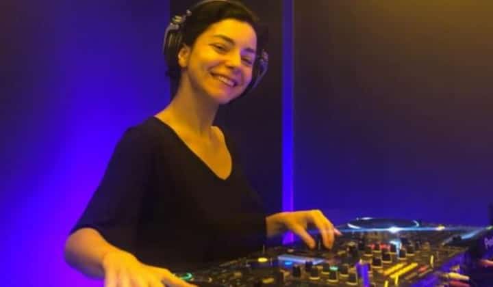 Merve Boluğur ilk şarkısını çıkardı 1 Merve Boluğur ilk şarkısını çıkardı