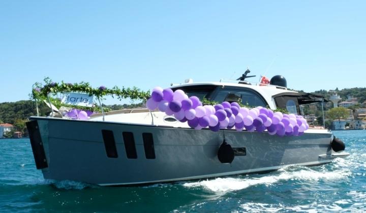 Tarte için Boğaz’da renkli kutlama 9 Tarte için Boğaz’da renkli kutlama
