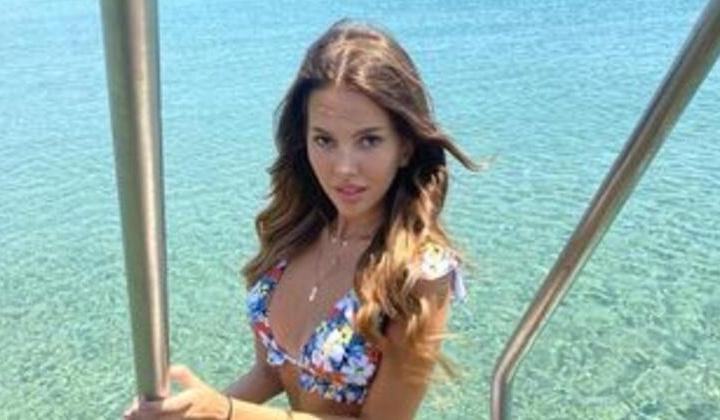 Aslıhan Karalar ve Rüya Coriç’in çekim arası deniz keyfi