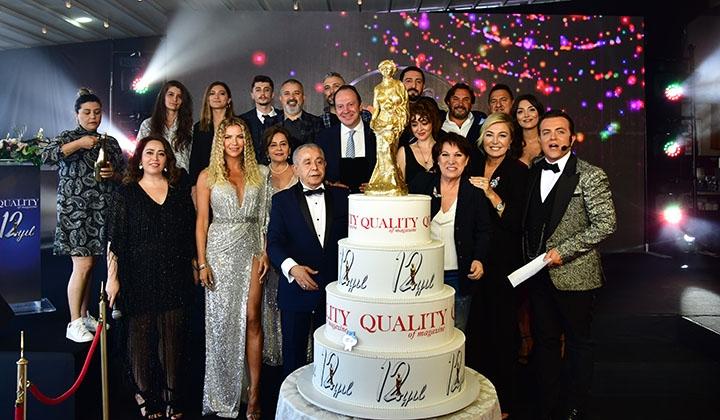Quality of Magazine 12 yaşında! Ünlüler geçidine sahne olan 'Quality Ödülleri' 12. kez sahiplerini buldu 3 Quality of Magazine 12 yaşında! Ünlüler geçidine sahne olan ‘Quality Ödülleri’ 12. kez sahiplerini buldu