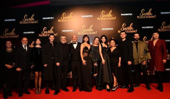 ‘Sevda Mecburi İstikamet’ filminden görkemli gala 17 ‘Sevda Mecburi İstikamet’ filminden görkemli gala