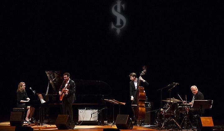 Caz müziğinin genç yıldızı Sarah McKenzie İş Sanat Konser Salonu’ndaydı