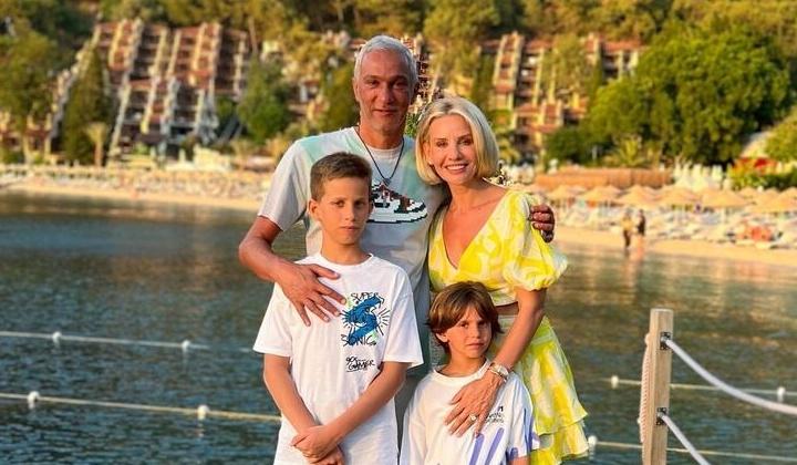 Esra Erol ve eşi Ali Özbir'den aşk dolu paylaşım 3 Esra Erol ve eşi Ali Özbir’den aşk dolu paylaşım