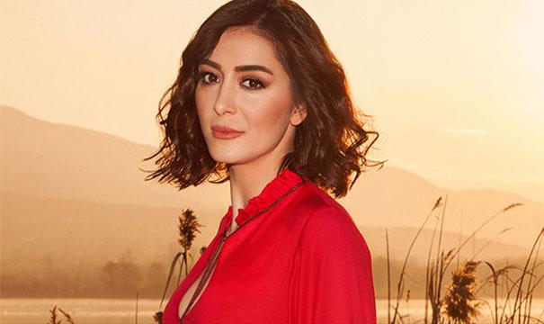 Ezgi Eyüboğlu’ndan ‘Naçizane’ bir albüm