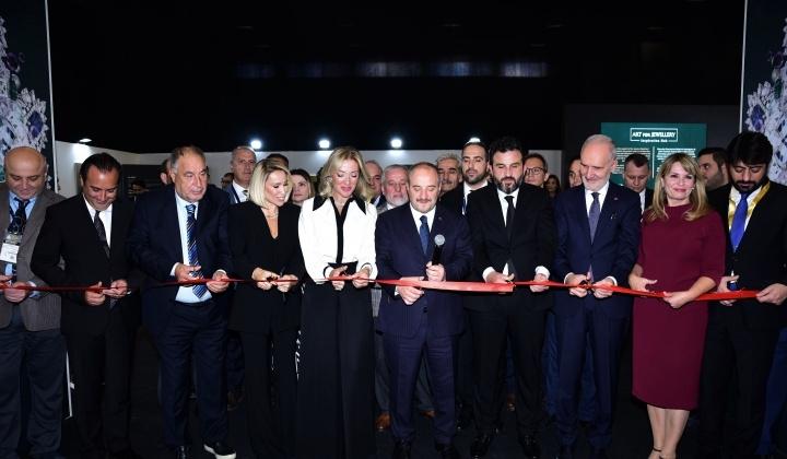 Jewelry Show'da ilk kez sanat ve mücevher bir araya geldi 9 Jewelry Show’da ilk kez sanat ve mücevher bir araya geldi