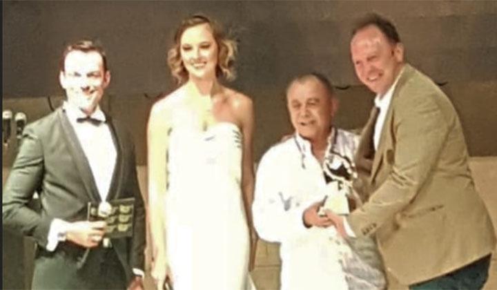 Datça Altın Badem Sinema ve Kültür Festivali'nden dergimiz 'Quality of Magazine'e ödül 1 Datça Altın Badem Sinema ve Kültür Festivali’nden dergimiz ‘Quality of Magazine’e ödül