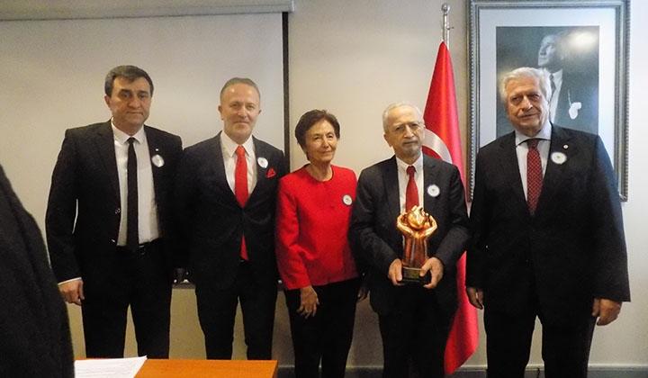 Türk Kalp Vakfı 34. Kalp Haftası basın toplantısını gerçekleştirdi 3 Türk Kalp Vakfı 34. Kalp Haftası basın toplantısını gerçekleştirdi