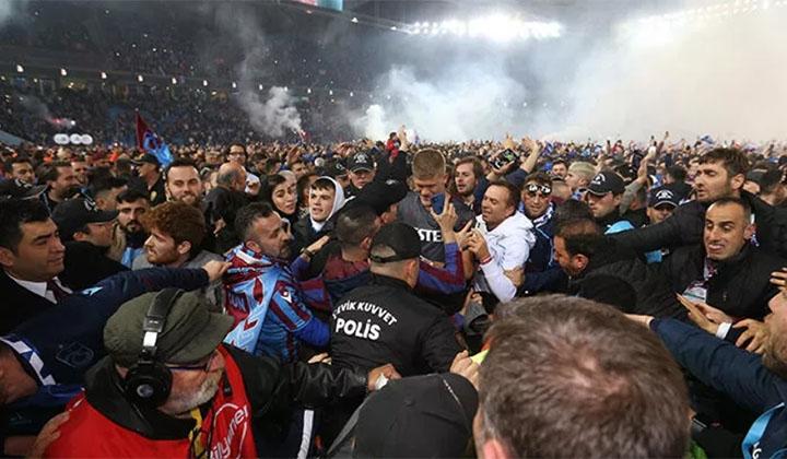 Trabzonspor'da Ahmet Ağaoğlu sözünü tuttu 1 Trabzonspor’da Ahmet Ağaoğlu sözünü tuttu