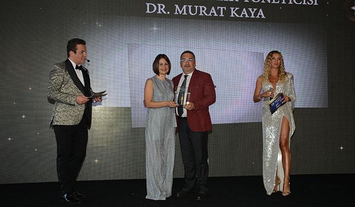 12. Quality Ödülleri'nde 'En Quality Sağlık Yöneticisi' ödülü Dr. Murat Kaya'nın oldu 3 12. Quality Ödülleri’nde ‘En Quality Sağlık Yöneticisi’ ödülü Dr. Murat Kaya’nın oldu