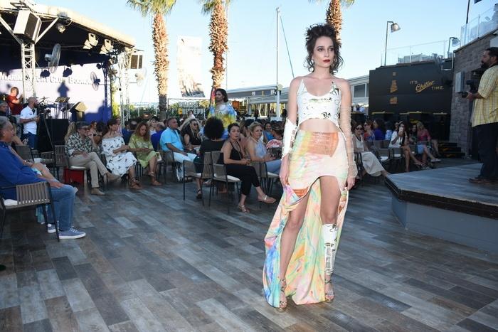 21f589efd50c4740a6928893453e227etroya24 defile