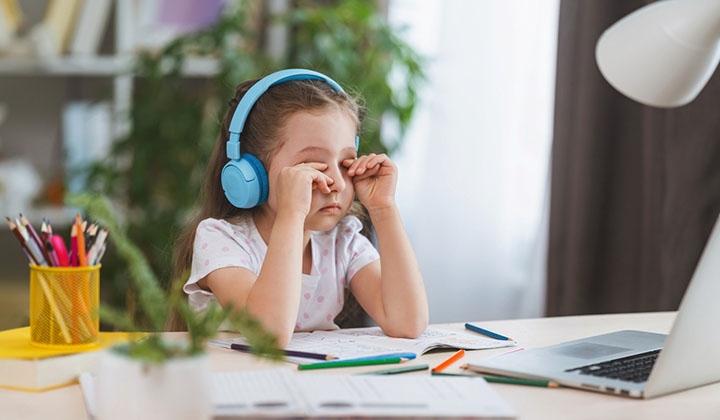 Çocuklarda görme bozukluğuna işaret eden 8 önemli belirti 1 Çocuklarda görme bozukluğuna işaret eden 8 önemli belirti