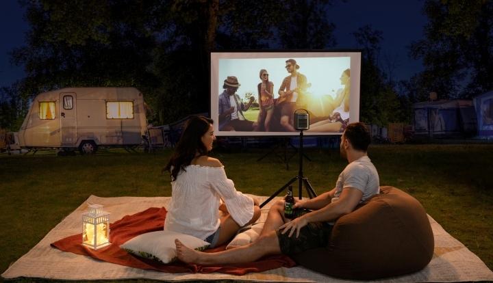 Anker Nebula ile bulunduğunuz ortamı sinema salonuna dönüştürün 1 Anker Nebula ile bulunduğunuz ortamı sinema salonuna dönüştürün