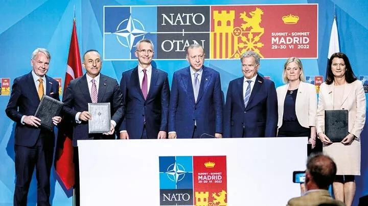 Türkiye NATO vetosunu kaldırdı 1 Türkiye NATO vetosunu kaldırdı