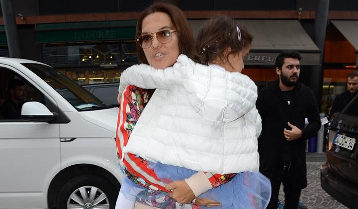 Demet Akalın kızı için herşeyi yapıyor 3 Demet Akalın kızı için herşeyi yapıyor