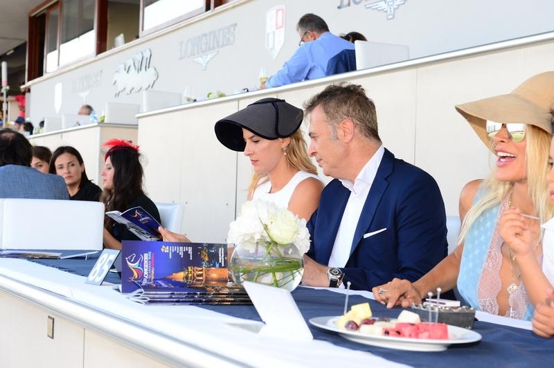 a1fab34a99c649aaa1557b6343b51210longines40 tugba-coskun-fikret-orman