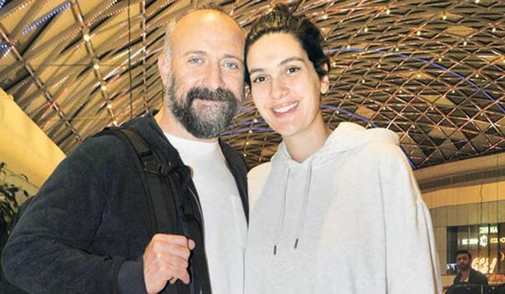 Bergüzar Korel ile Halit Ergenç’in heyecanlı bekleyişi