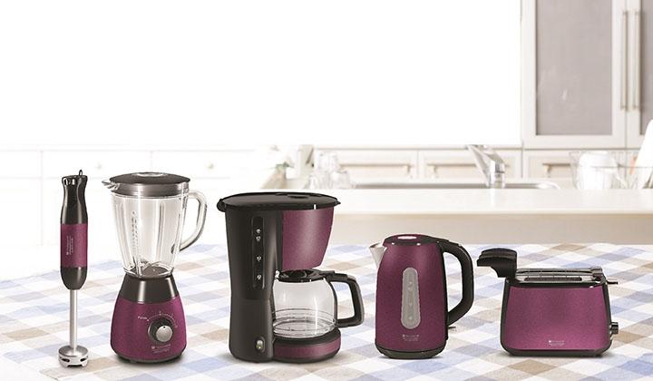 Hotpoint’in küçük ev aletleri serisi rengiyle dikkat çekiyor