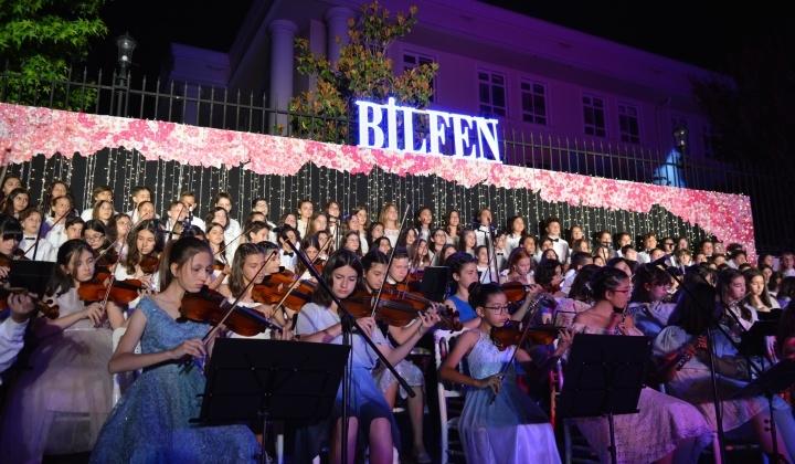 Bilfen Bursa Okullarıı'ndan 'Yaza Merhaba' konseri 1 Bilfen Bursa Okullarıı’ndan ‘Yaza Merhaba’ konseri