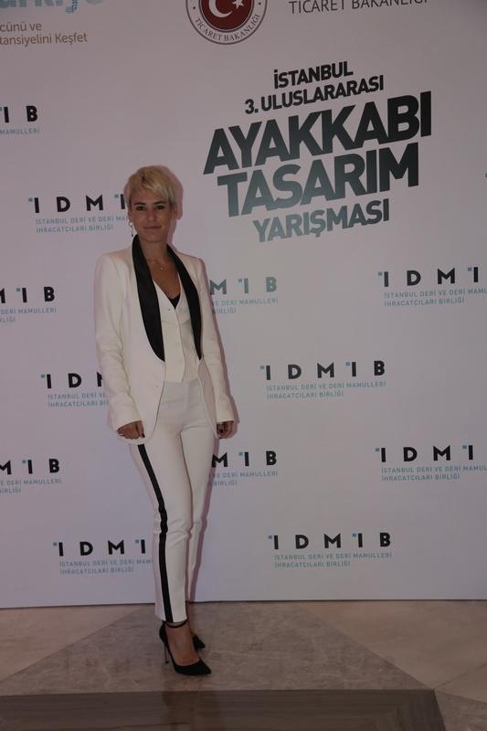 cb48d523466c4546a15c82271834a433mdb21 zeynep-oner