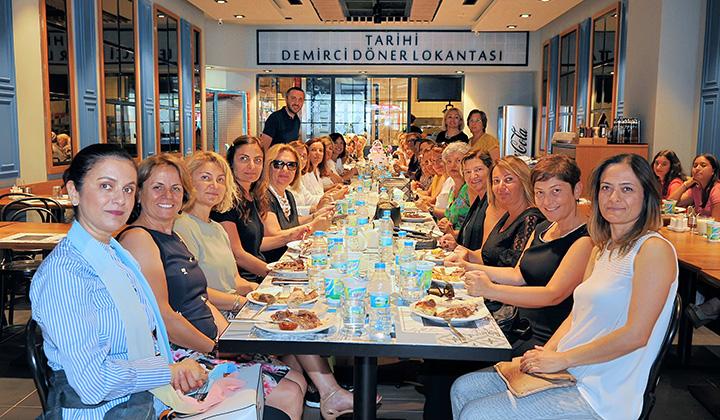 Tarihi Demirci Döner Lokantası ikinci şubesinin açılışını gerçekleştirdi 3 Tarihi Demirci Döner Lokantası ikinci şubesinin açılışını gerçekleştirdi