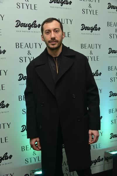 Douglas'tan 'Beauty & Style' Partisi 1 alexander-kokoskeriya