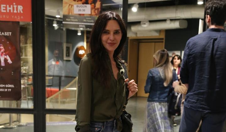 Hande Ataizi güzel havanın tadını çıkardı