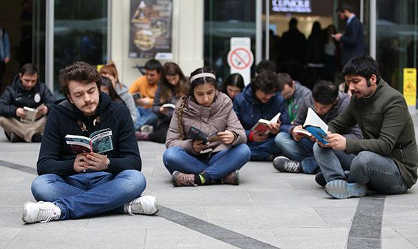 ‘Kitap Hediye Günü’nde D&R’dan şaşırtan sürpriz 1 ‘Kitap Hediye Günü’nde D&R’dan şaşırtan sürpriz