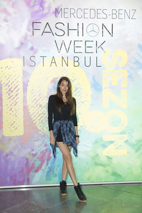 mbfwi202 dilan-deniz-cicek