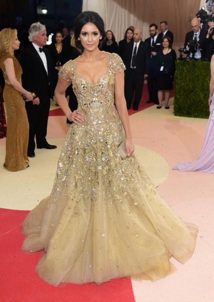 nina-dobrev nina-dobrev
