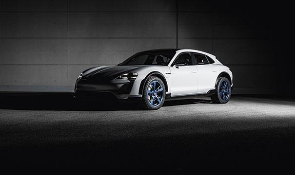 Elektro-mobilitenin en çekici formu: Porsche Mission E Cross Turismo